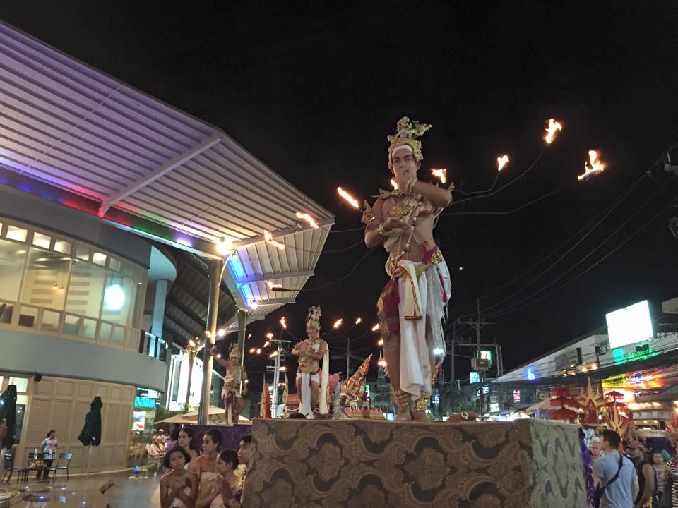 นักท่องเที่ยวไทย-ต่างชาติ แห่ร่วมเทศกาลสงกรานต์ พร้อมสนุกกับปาร์ตี้สุดมันส์ ที่เซ็นทรัลเฟสติวัล สมุย