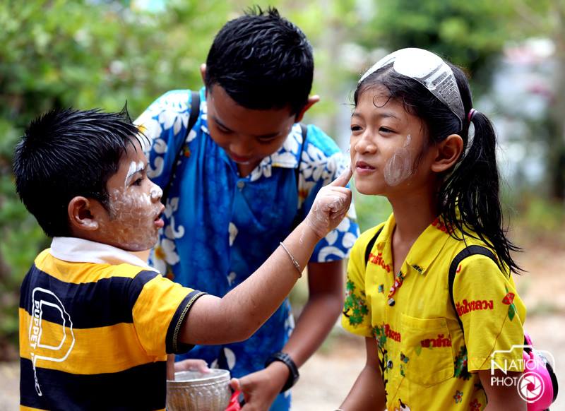 บรรยากาศ วันสงกรานต์ ทั่วประเทศไทย 2558 Songkran Festival Thailand 2015