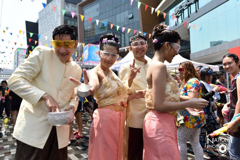 บรรยากาศ วันสงกรานต์ ทั่วประเทศไทย 2558 Songkran Festival Thailand 2015