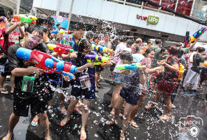 บรรยากาศ วันสงกรานต์ ทั่วประเทศไทย 2558 Songkran Festival Thailand 2015