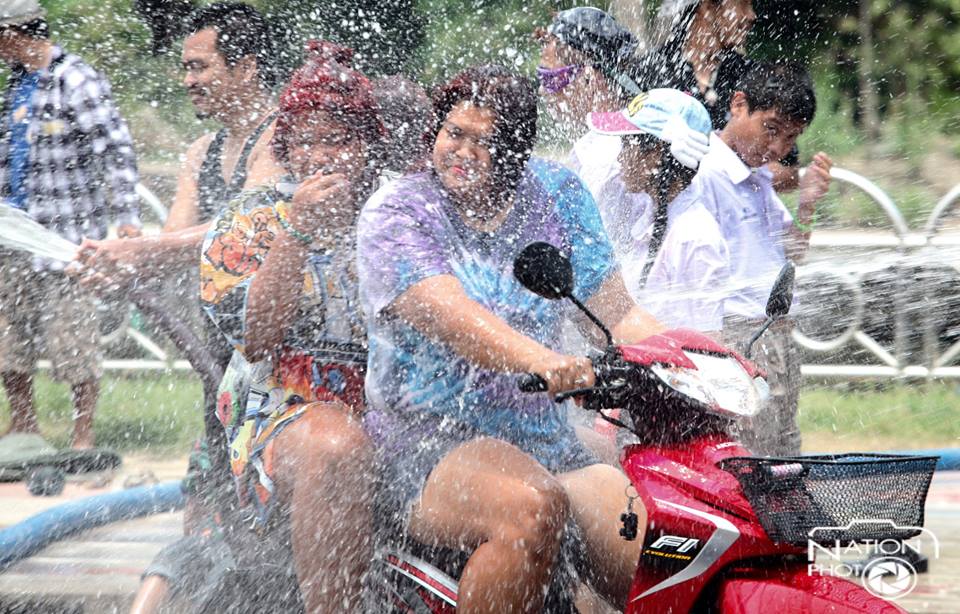 บรรยากาศ วันสงกรานต์ ทั่วประเทศไทย 2558 Songkran Festival Thailand 2015