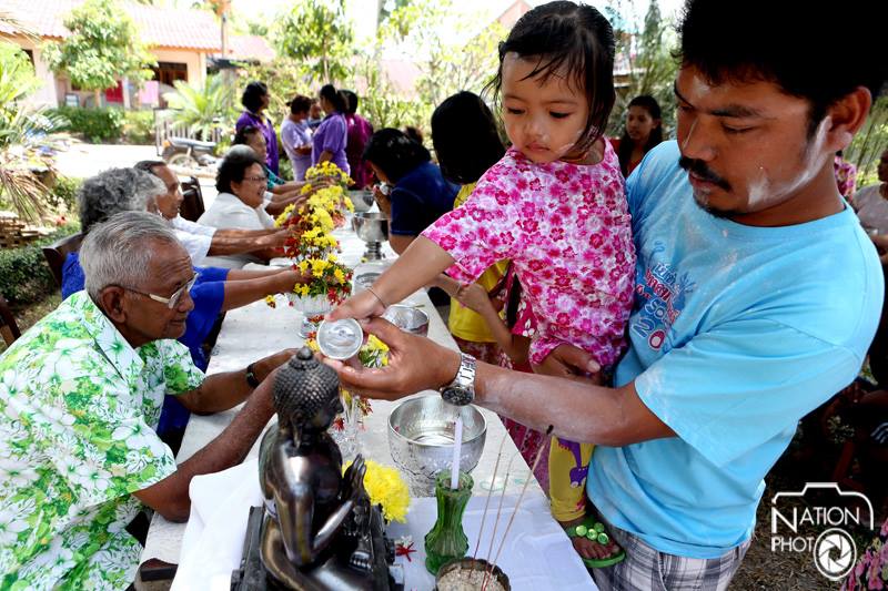 บรรยากาศ วันสงกรานต์ ทั่วประเทศไทย 2558 Songkran Festival Thailand 2015