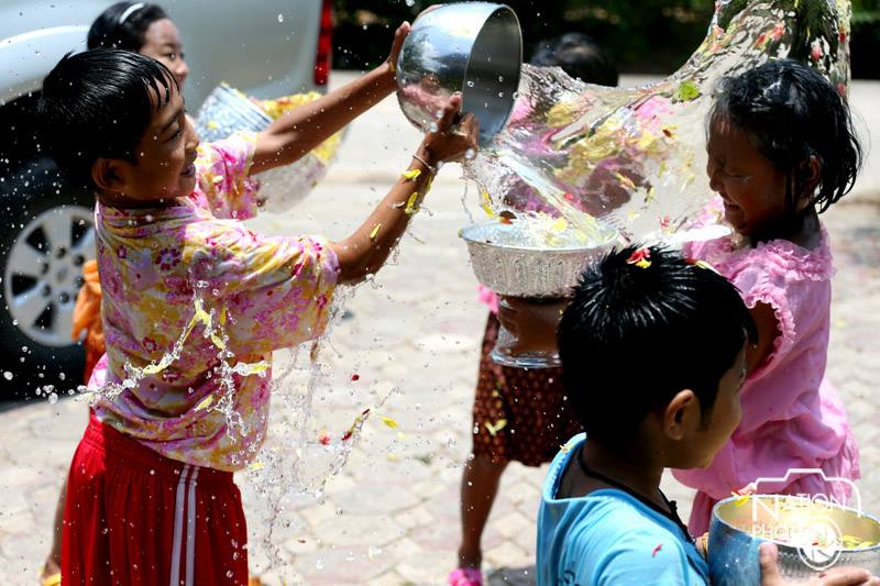 บรรยากาศ วันสงกรานต์ ทั่วประเทศไทย 2558 Songkran Festival Thailand 2015