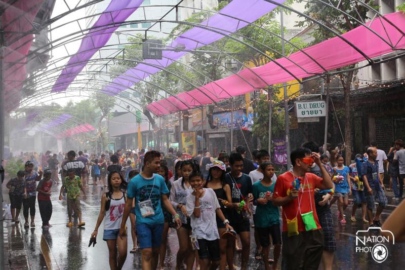 บรรยากาศ วันสงกรานต์ ทั่วประเทศไทย 2558 Songkran Festival Thailand 2015