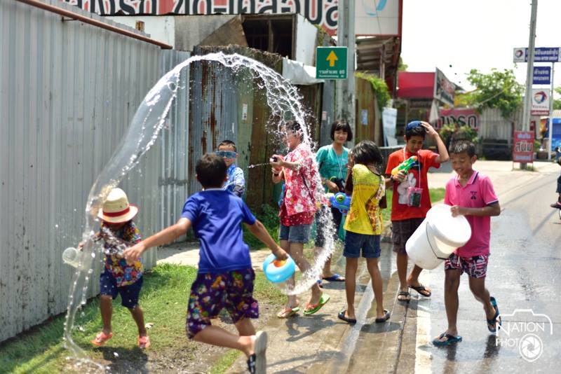 บรรยากาศ วันสงกรานต์ ทั่วประเทศไทย 2558 Songkran Festival Thailand 2015