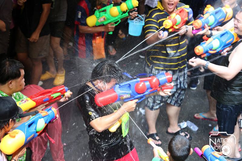 บรรยากาศ วันสงกรานต์ ทั่วประเทศไทย 2558 Songkran Festival Thailand 2015