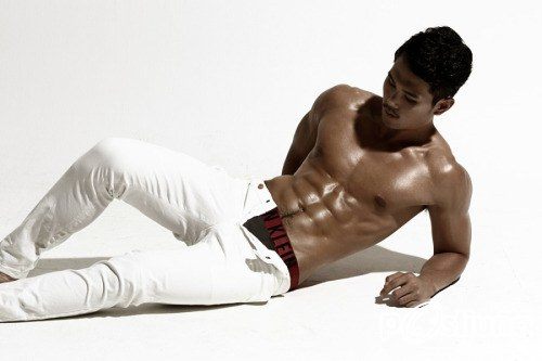 ถอดโชว์เรือนร่าง 795