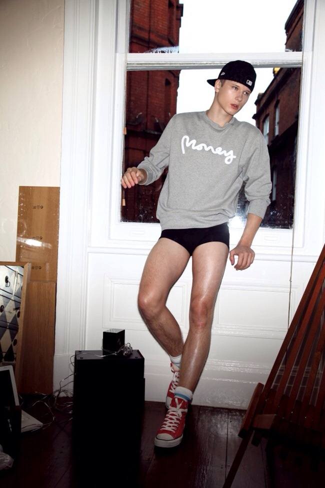 ใครรู้ชื่อนายแบบคนนี้บาง