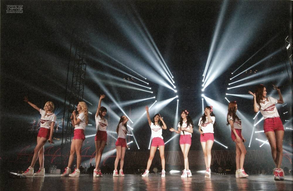 Girls' Generation World Tour ~Girls&Peace~ in Seoul scan