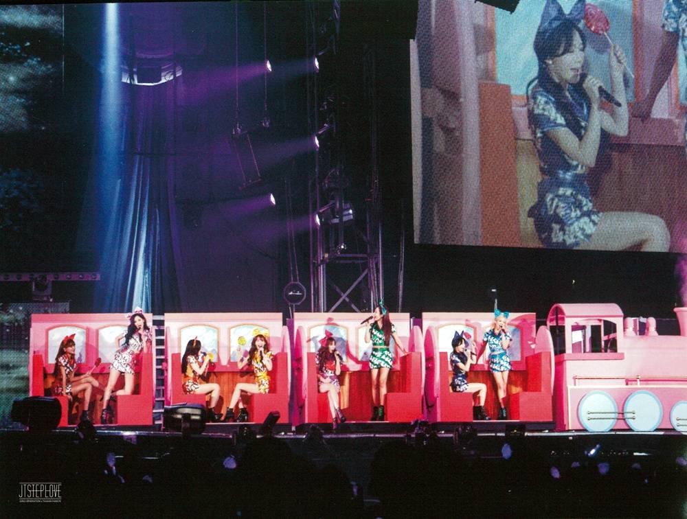 Girls' Generation The Best Live at Tokyo Dome scan