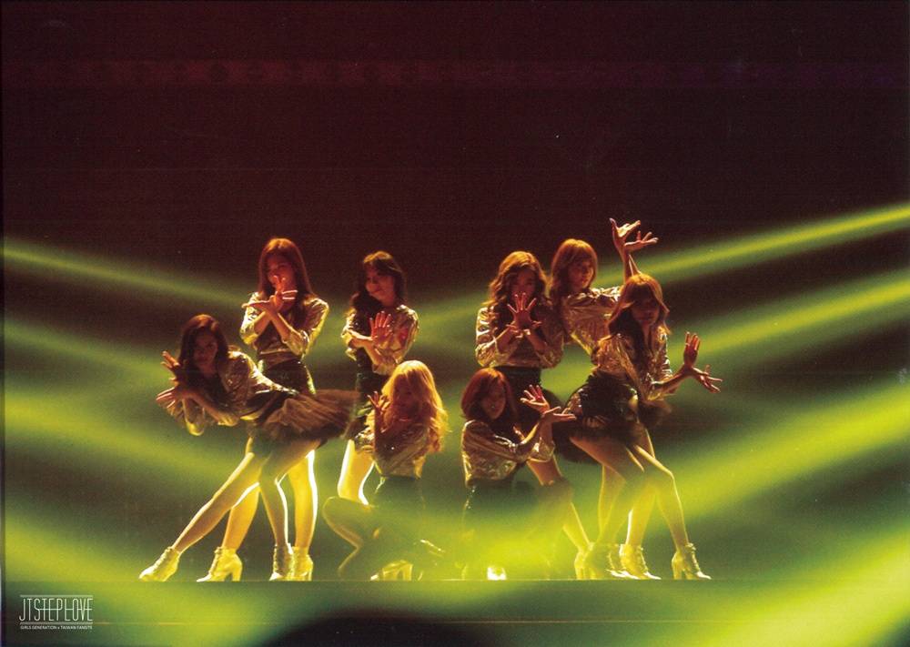 Girls' Generation The Best Live at Tokyo Dome scan