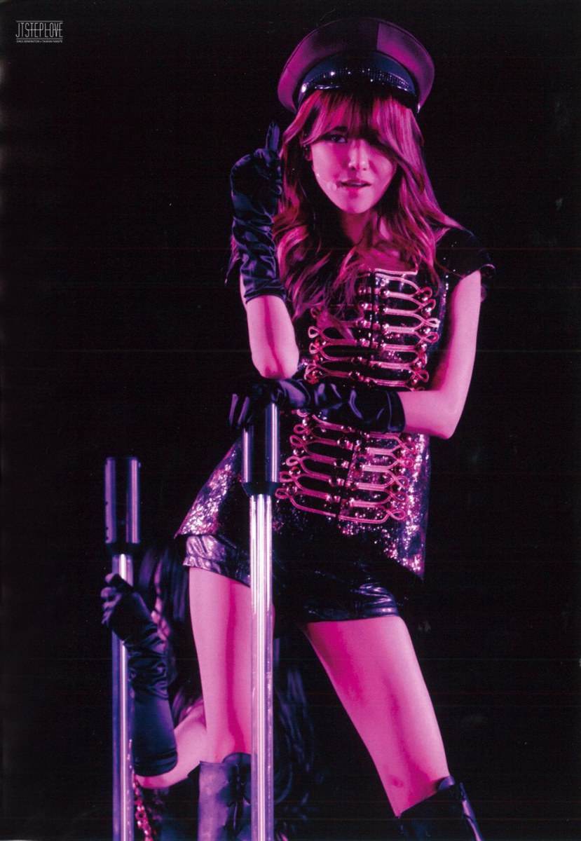 Girls' Generation The Best Live at Tokyo Dome scan