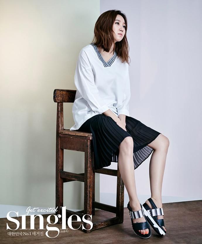Gong Hyo Jin @ Singles Korea May 2015