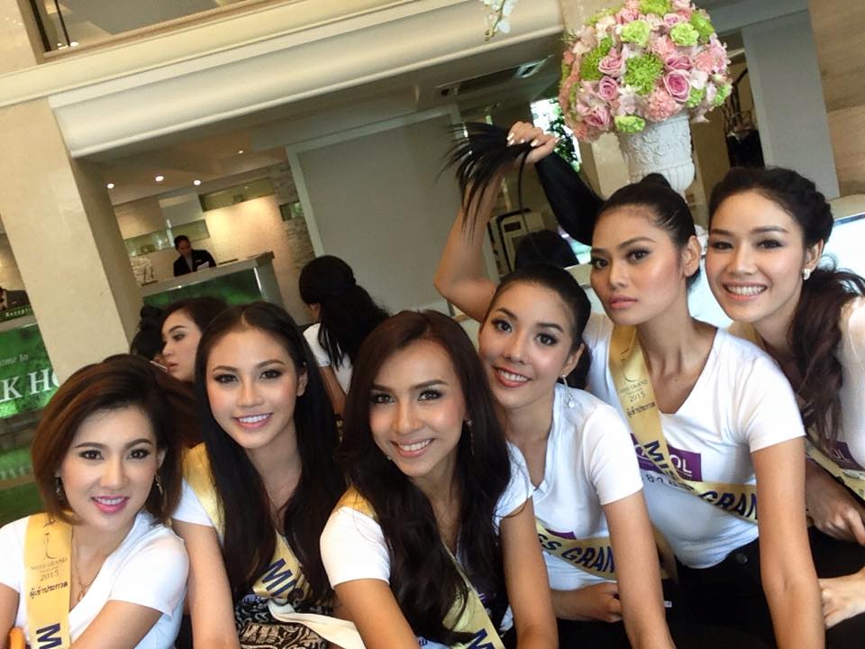 ผู้เข้าประกวด Miss Grand Thailand 2015 เข้าเยี่ยมชม โรงพยาบาล Kamol Cosmetic Hospital