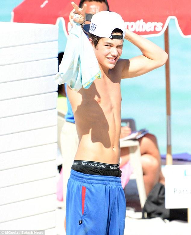 Austin Mahone หล่อน่ากินกว่าเด็กนรก JBB เลยค่ะ