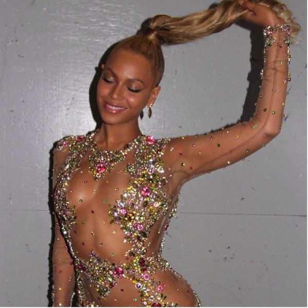 ชุด Beyoncé บนพรมแดงงาน MET Gala 2015 เซ็กซี่เลอค่า