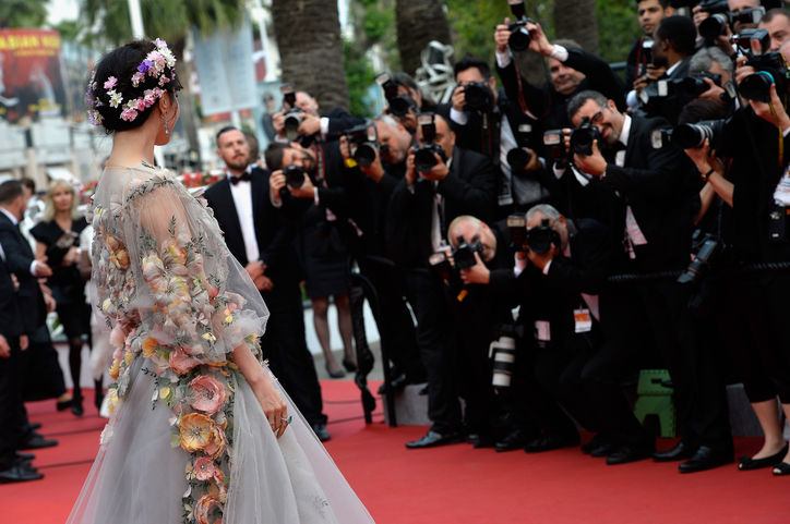 Fan Bing Bing สง่างามดั่งเทพธิดาแห่งดอกไม้ กับลุควันที่ 2 บนพรมแดงเมืองคานส์ Cannes film festival 2015