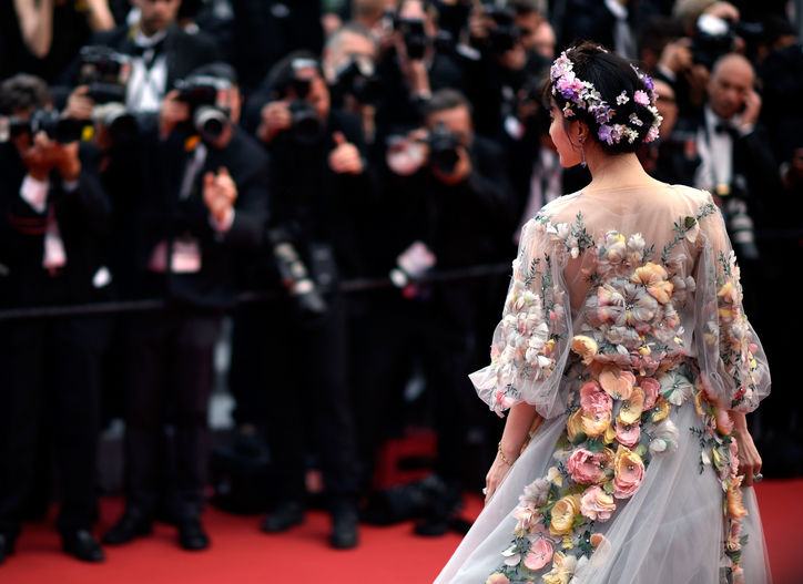 Fan Bing Bing สง่างามดั่งเทพธิดาแห่งดอกไม้ กับลุควันที่ 2 บนพรมแดงเมืองคานส์ Cannes film festival 2015