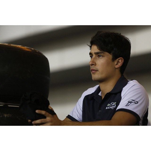 กรี๊ดดดรับนักซิ่งสุดหล่อ