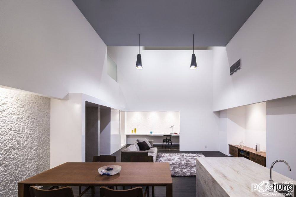 Complex by FORM / Kouichi Kimura Architects