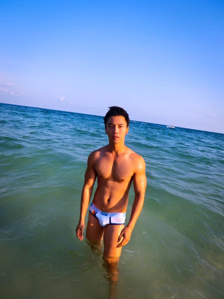 จัดเต็มว่อนเน็ต!!! หล่อ คม อวดเป้าแน่น No. 69