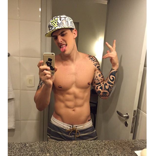 Muscle men From IG 196