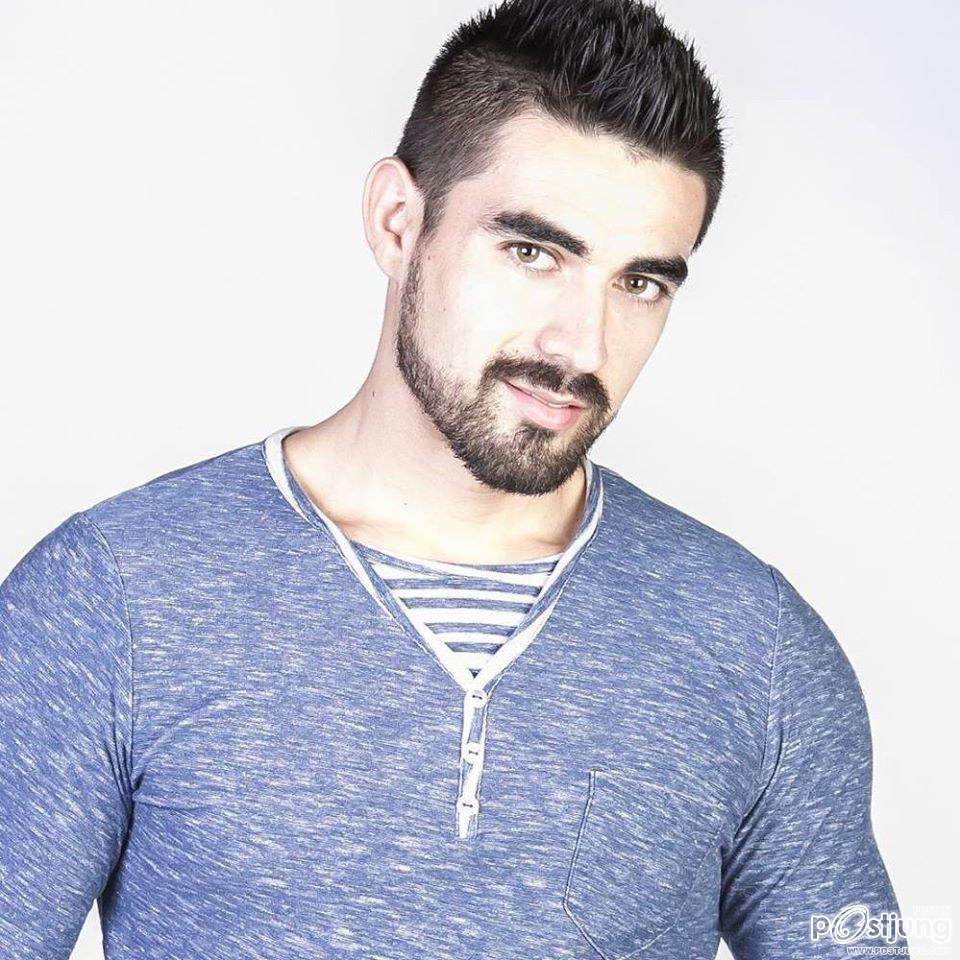 อกล่ำๆเข้มจุง