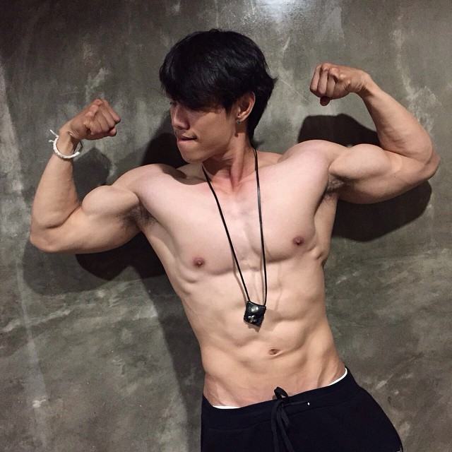 Muscle men From IG 293