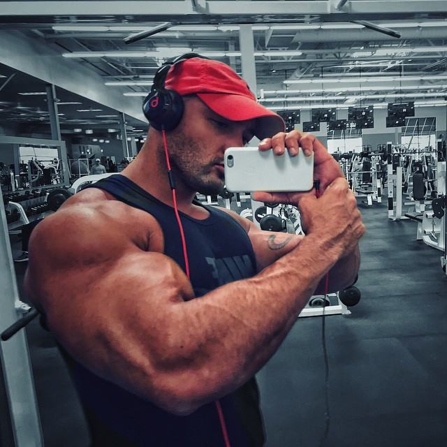 Muscle men From IG 294