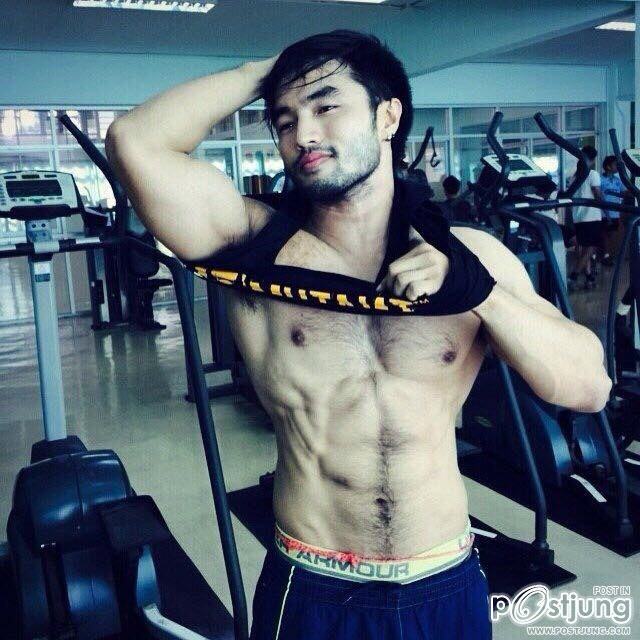 แข่งกันโชว์ หึหึ แซ่บ