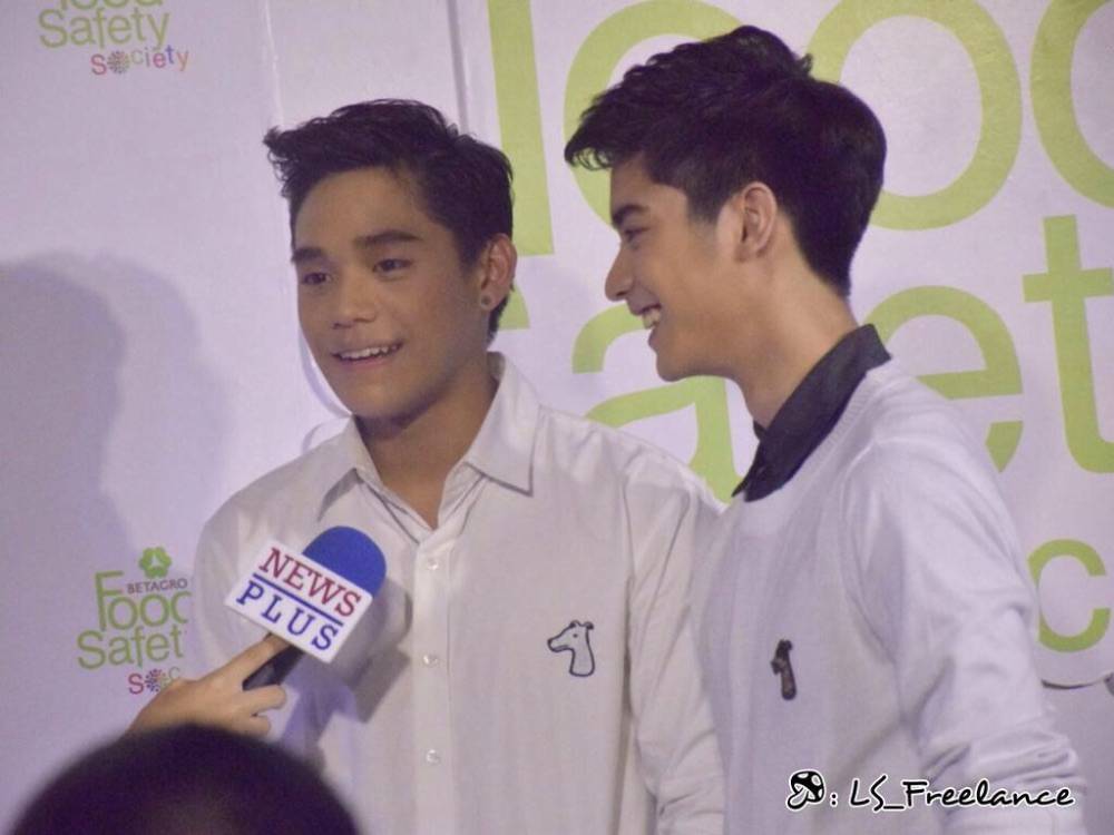 เอิ้นกะพีทหรือเงินออกัส