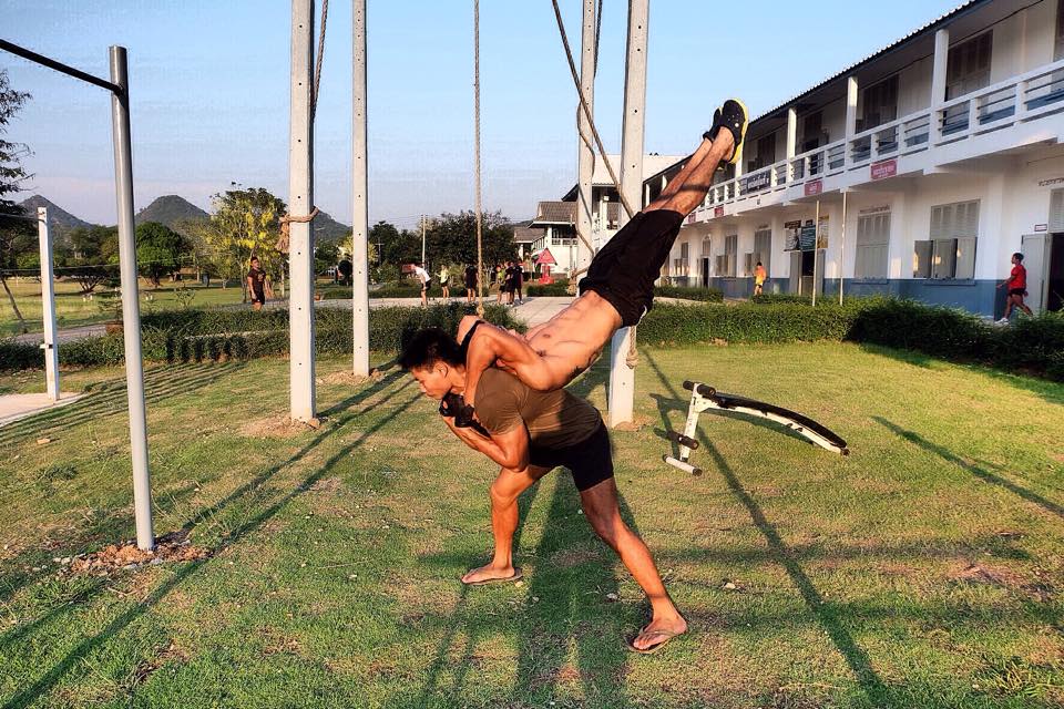 สุดหล่อรับวันหยุด