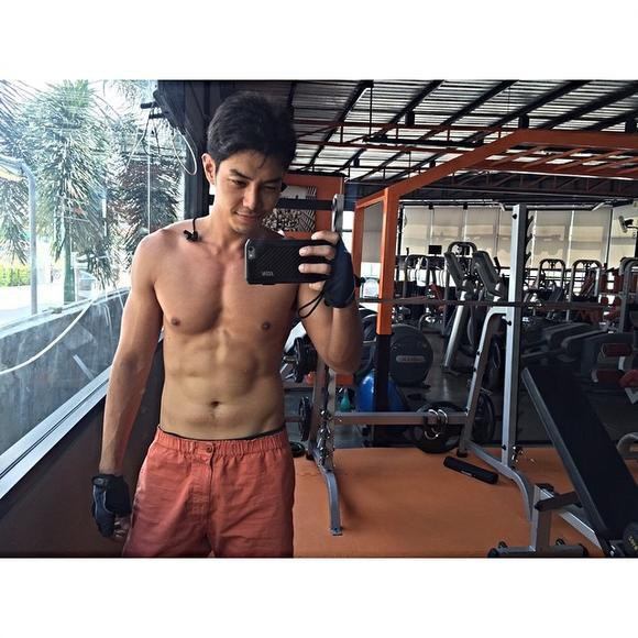 5 พระเอกผิวเข้ม ซิกแพคแน่น