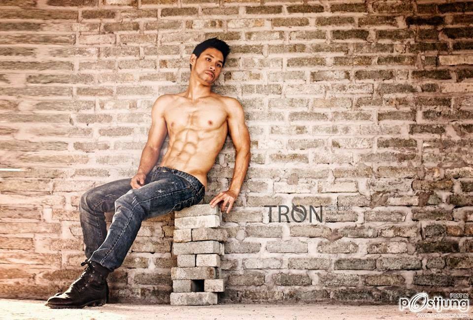 ชายมากมายหลายหีบ011