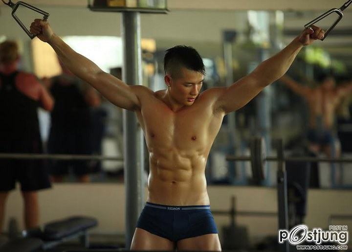 ชายมากมายหลายหีบ011