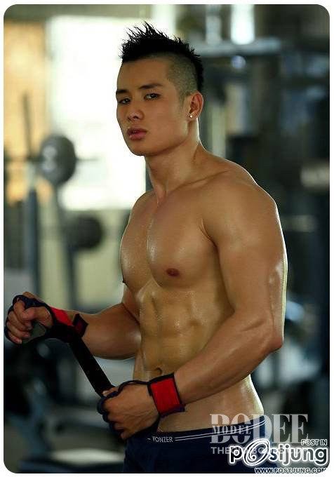 ชายมากมายหลายหีบ011