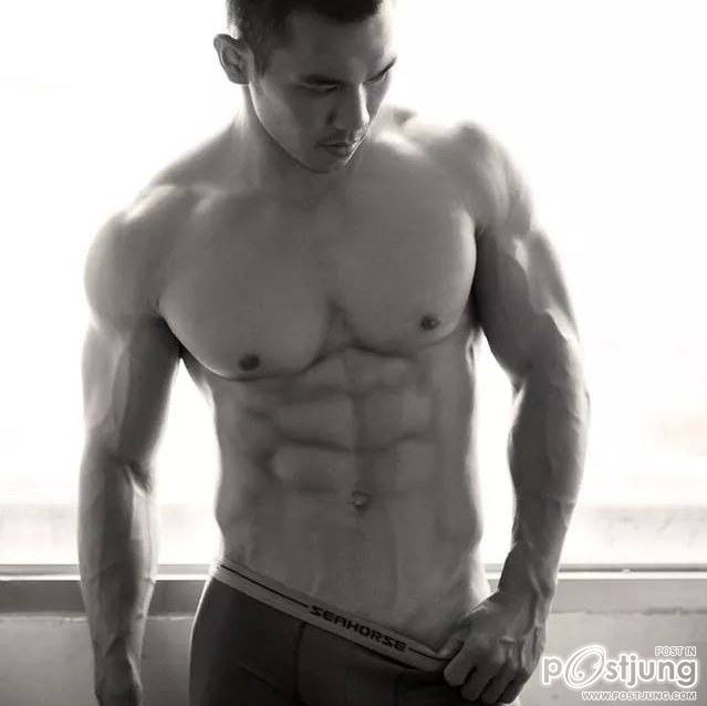 ชายมากมายหลายหีบ011