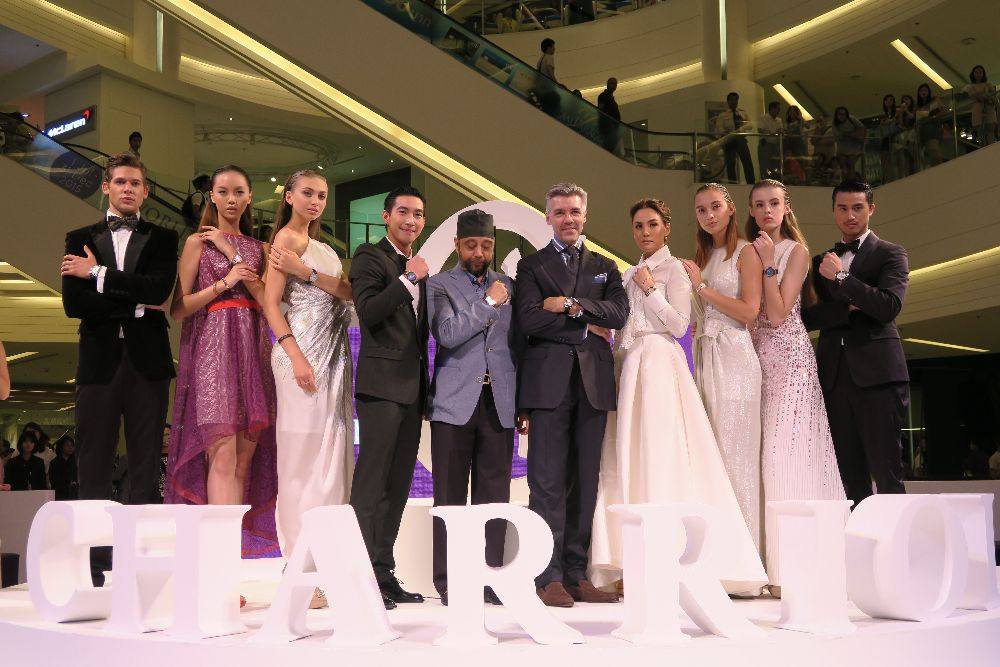 โตโน่ เจนี่ ควงกันออกงานคู่ Fashion show