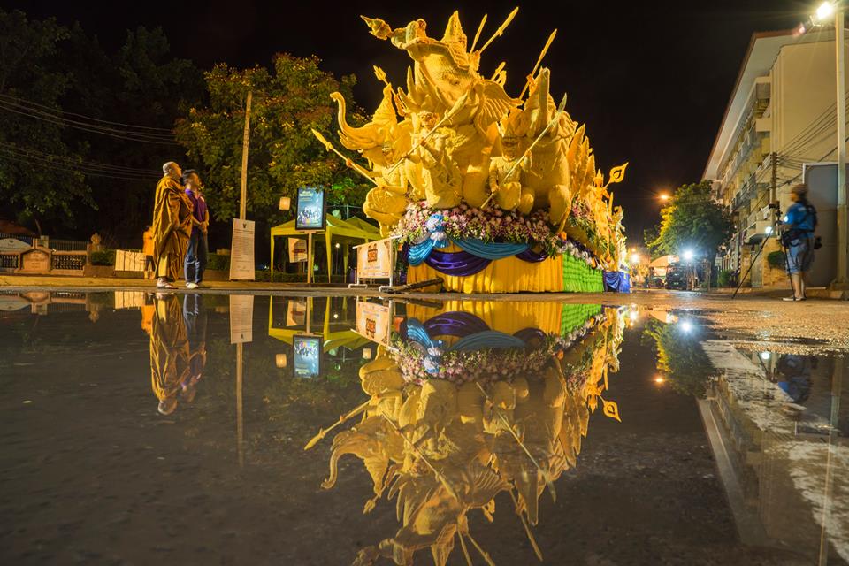 งานประเพณีแห่เทียนเข้าพรรษาอุบลราชธานี