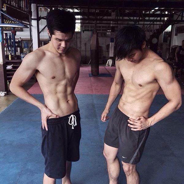 พักสายตากับหนุ่มๆ