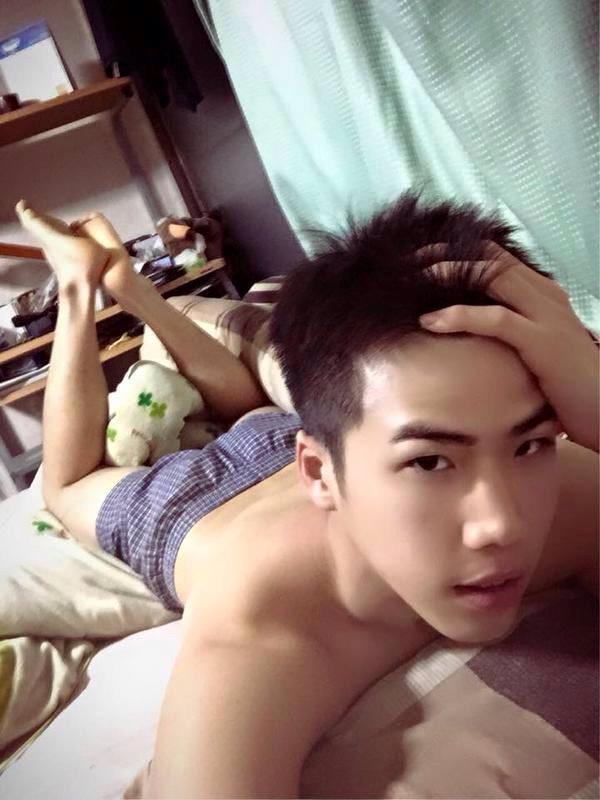 พักสายตากับหนุ่มๆ