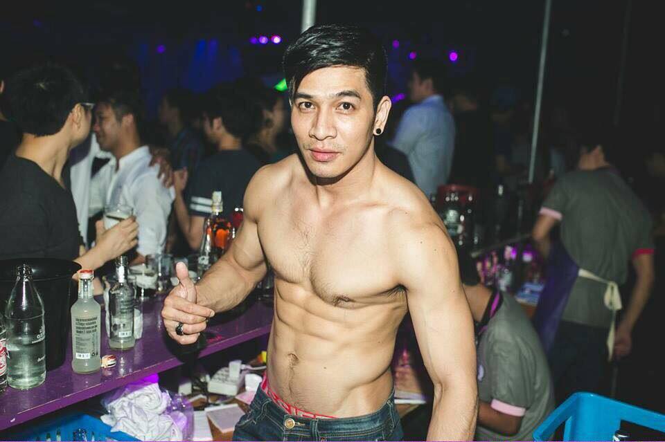 พร้อมๆกัน เลียเลีย