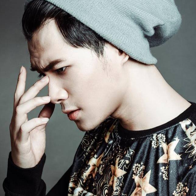 พร้อมๆกัน เลียเลีย