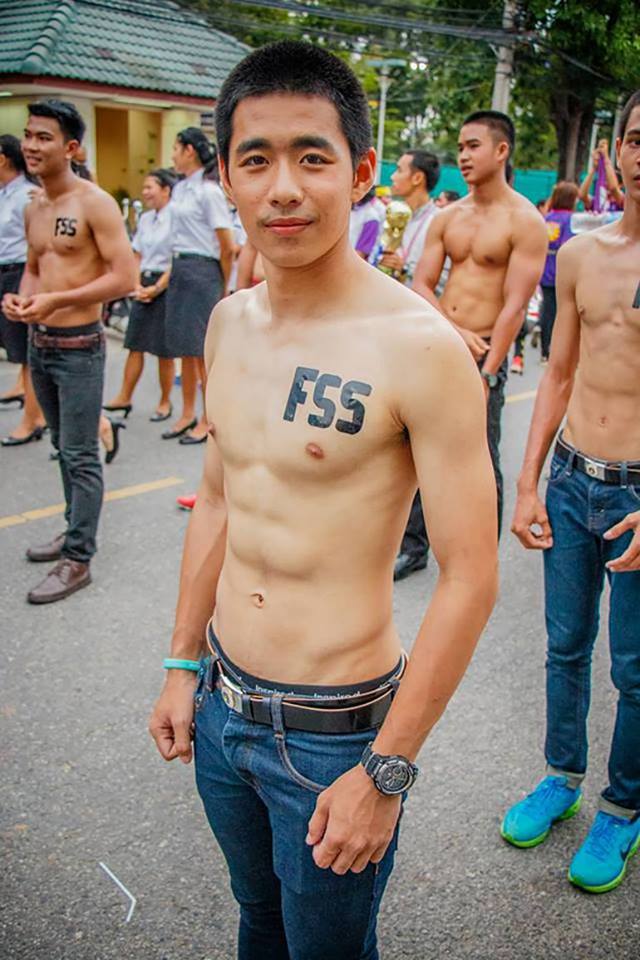 เลียให้เพลียกันเลยทีเดียว