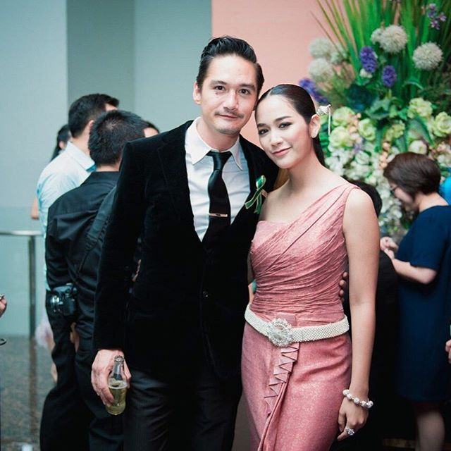 แม็กกี้ อาภา ในชุดไทยประยุคก์สวยงามมาก ในงานแม่เบี้ย Royal Gala Charity Night red carpet