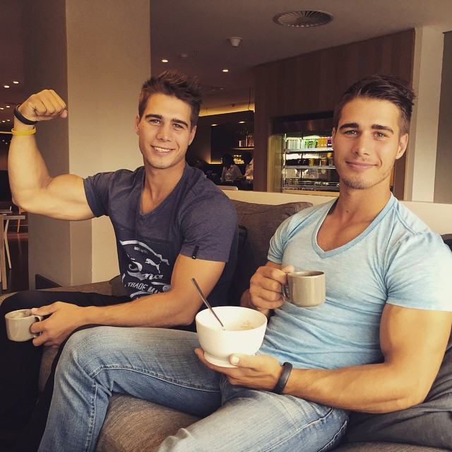 แฝดสุดหล่อ Charlie and Alex Kotze