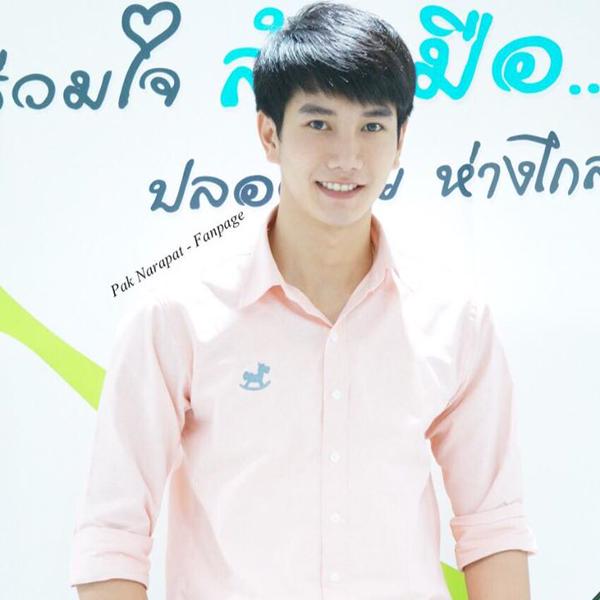 พระเอกหนุ่มหล่อใสน่ากัดคนนี้ชื่อ ภัค นรภัทร ทุกคนห้ามรักนะ..รู้ยัง!!