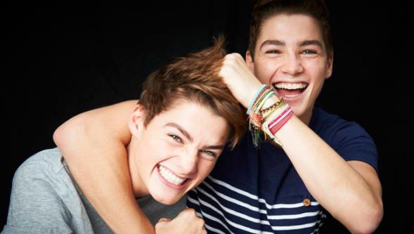 แฝดสุดหล่อ Jack and Finn Harries