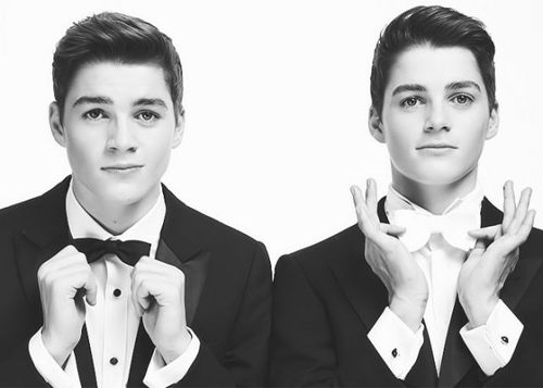 แฝดสุดหล่อ Jack and Finn Harries