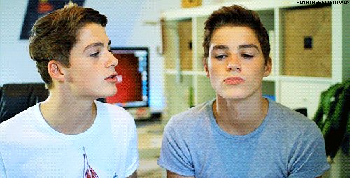 แฝดสุดหล่อ Jack and Finn Harries